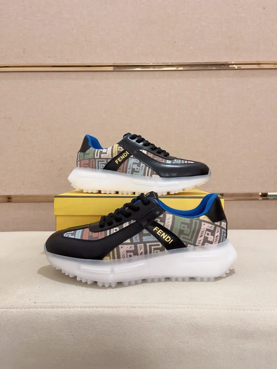Men's shoes 💰 462💰 (fendi) New style 👊🏻 upper 🇮🇹 imported cowhide fabric 🇩🇪 lining imported sheepskin lining. The original outsole is molded to highlight the identity of every man, and the upper foot is elegant and stable🚶🏻🚶🏻The high-end custom counters reproduce the original version📯No matter the wind or rain, the shoe last remains unchanged and can withstand the verification of time🔍️,🔵 Size: 38-44